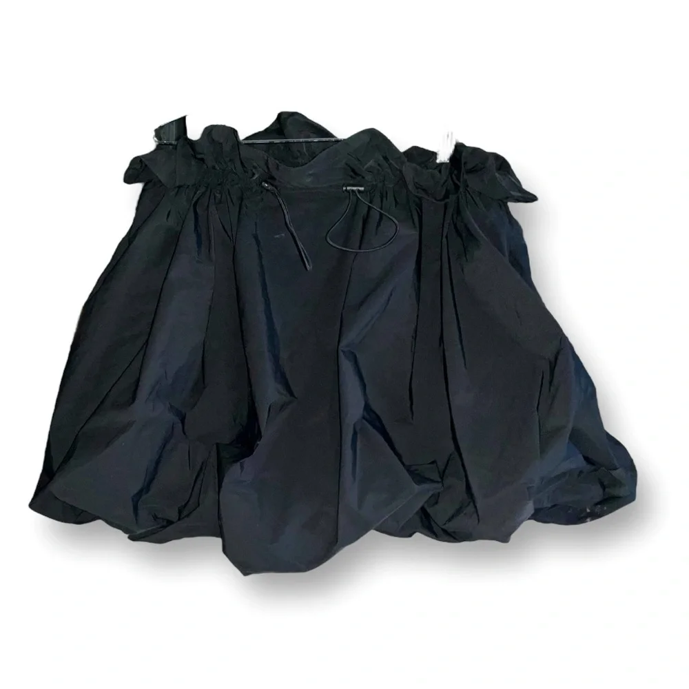 H&M‎ Woman’s Black Ruffled Skirt Size Medium - Picture 2 of 4